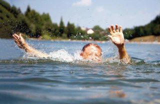В Приморье продолжаются поиски утонувшего 11-летнего мальчика