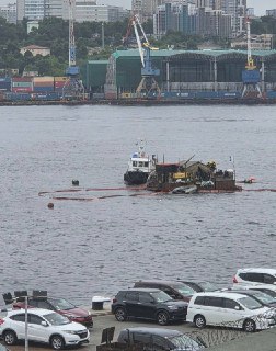 Необычный Путешественник Прибыл во Владивосток на Самодельном Плоту