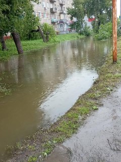 Обильные дожди привели к затоплению и нарушению пешеходных маршрутов